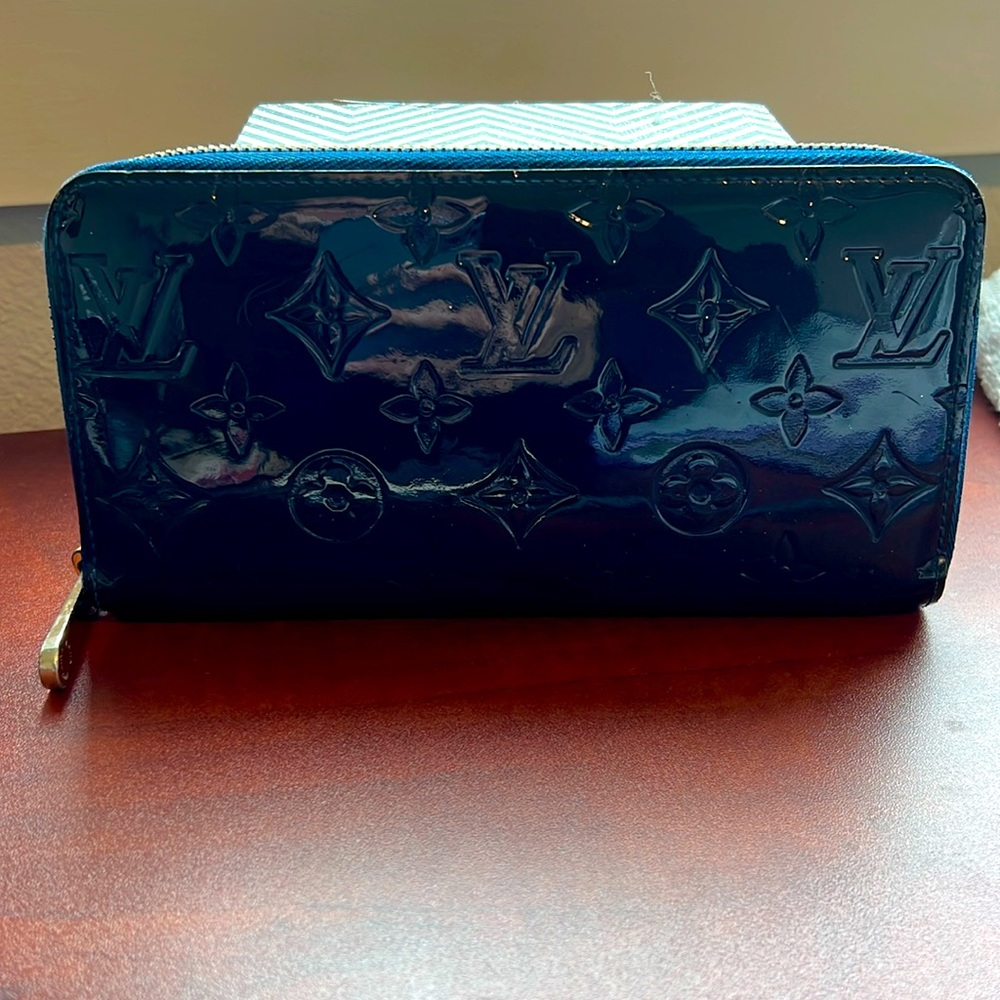 Louis Vuitton Navy Blue Monogram Vernis Zippy Wallet